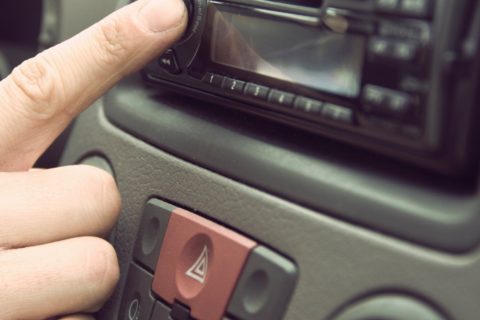 audio-car-controls-3102